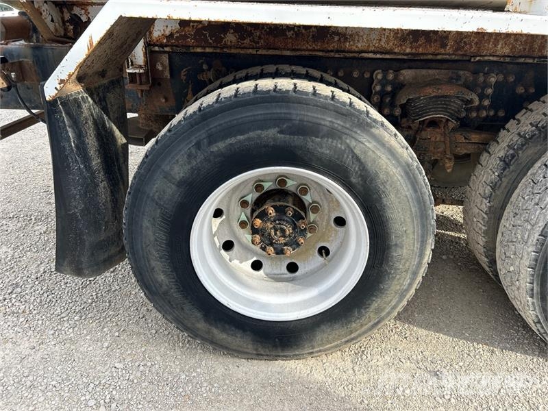 Sterling Acterra 4000 gal 6x4 Water Truck Cisterny na vodu