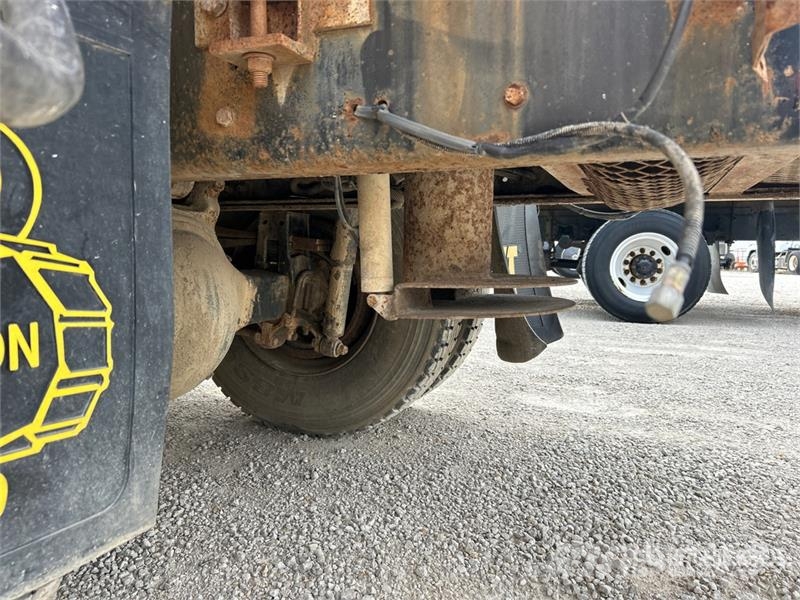 Sterling Acterra 4000 gal 6x4 Water Truck Cisterny na vodu