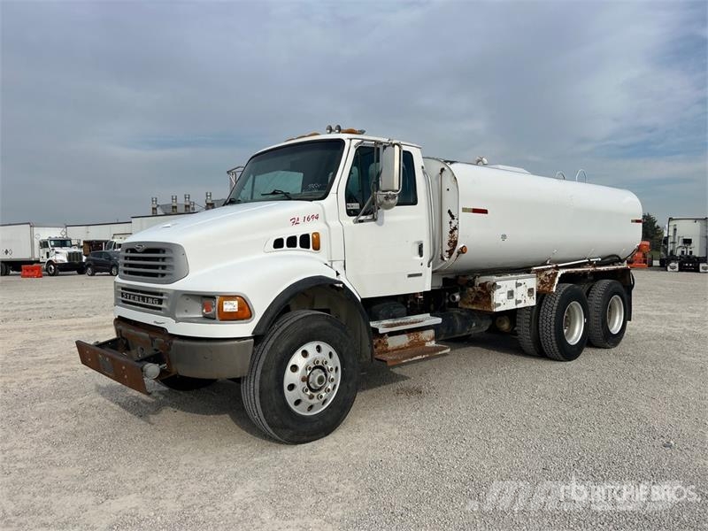 Sterling Acterra 4000 gal 6x4 Water Truck Cisterny na vodu