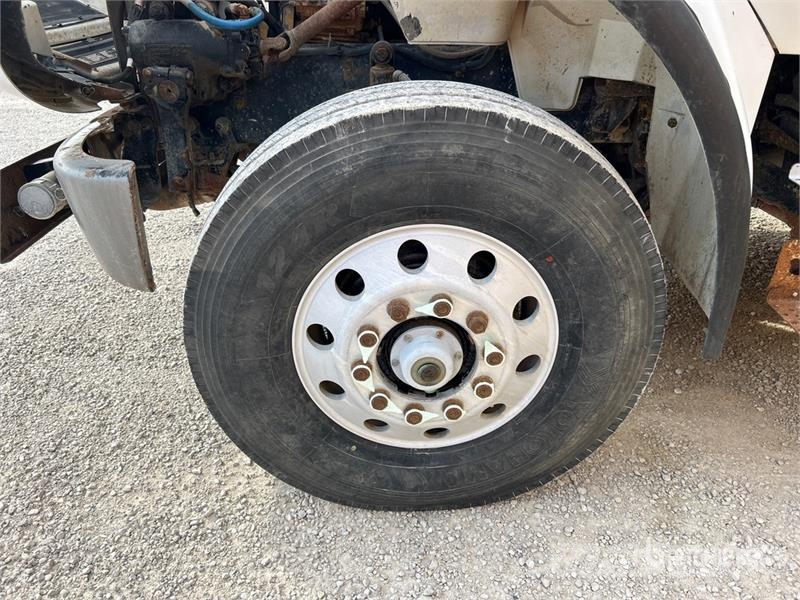 Sterling Acterra 4000 gal 6x4 Water Truck Cisterny na vodu