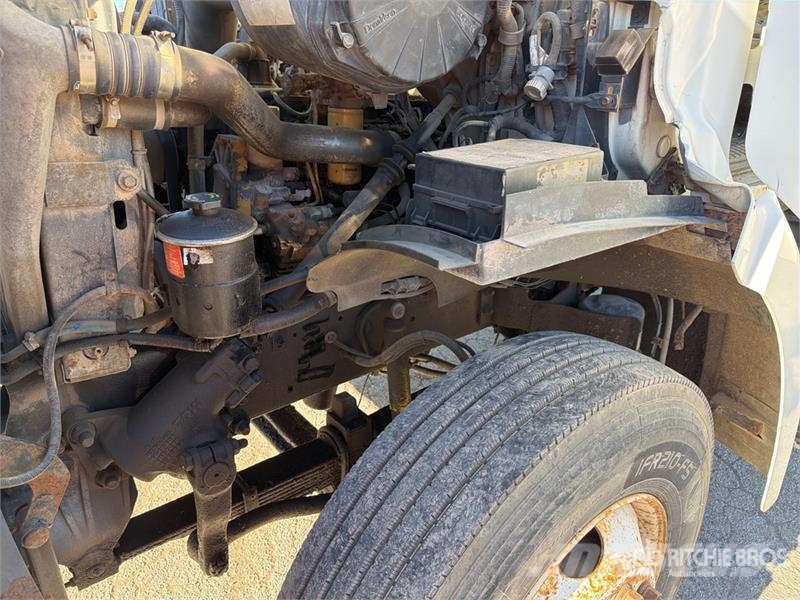 Sterling L7501 4x2 Reel Truck Vlečna vozila za tovornjake