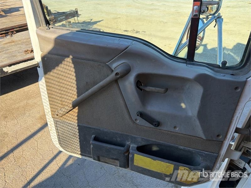 Sterling L7501 4x2 Reel Truck Vlečna vozila za tovornjake