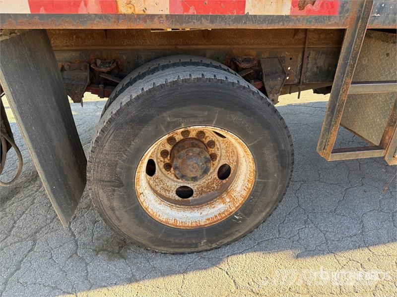 Sterling L7501 4x2 Reel Truck Vlečna vozila za tovornjake