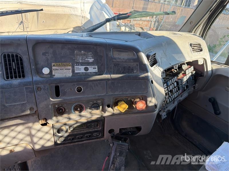 Sterling L7501 4x2 Reel Truck Vlečna vozila za tovornjake