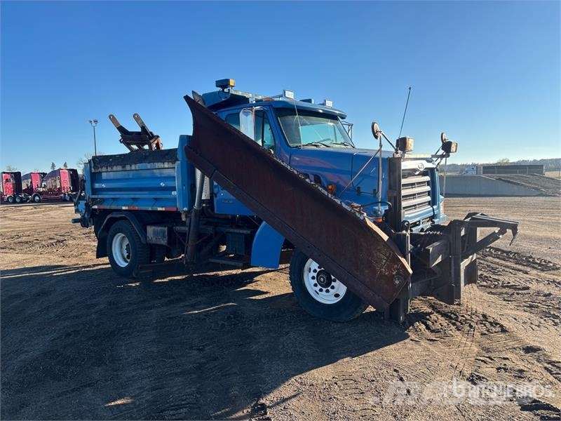 Sterling L8511 4x2 Snow Plow Truck Pilsētas atkritumvedēji