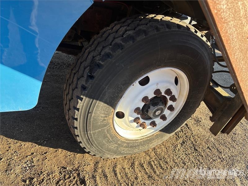 Sterling L8511 4x2 Snow Plow Truck Pilsētas atkritumvedēji