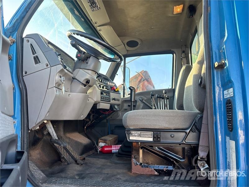 Sterling L8511 4x2 Snow Plow Truck Pilsētas atkritumvedēji