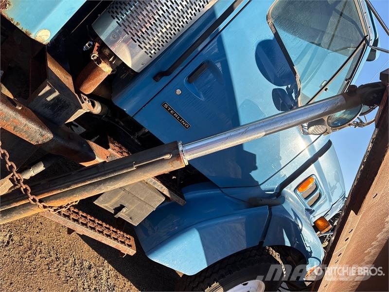 Sterling L8511 4x2 Snow Plow Truck Pilsētas atkritumvedēji