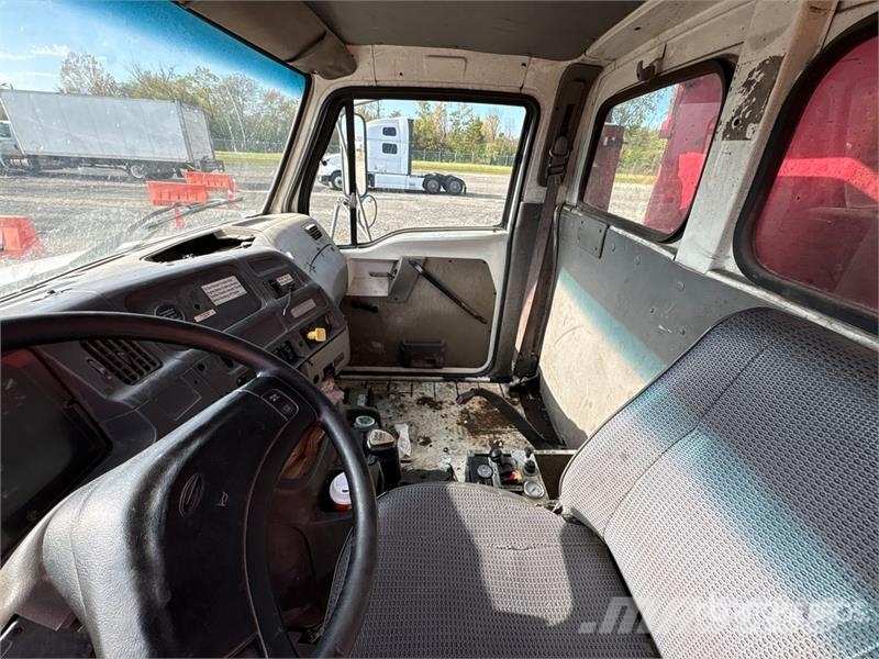 Sterling L9513 10x4 Quad/A Dump Truck Savivarčiai