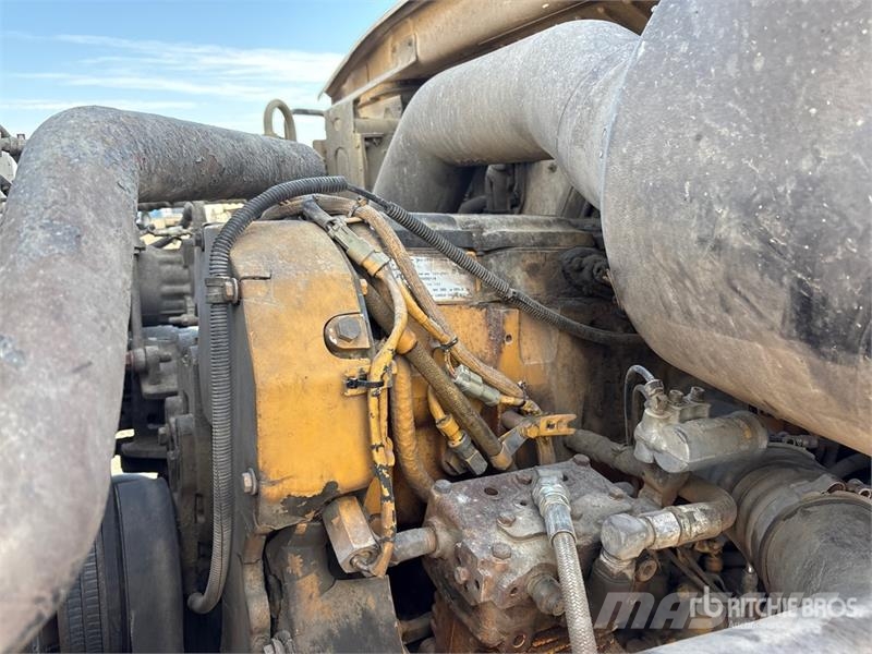 Sterling L9513 10x4 Quad/A Dump Truck Savivarčiai