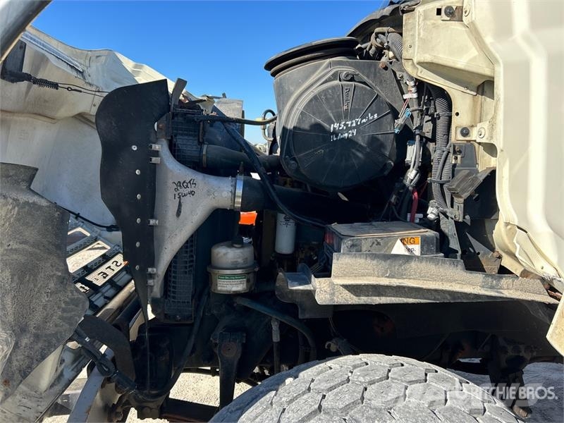 Sterling LT7500 6x4 Cab and Chassis Cabine en interieur