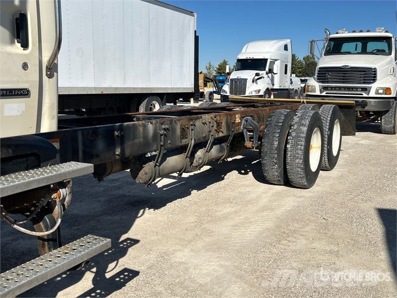 Sterling LT7500 6x4 Cab and Chassis Cabine en interieur