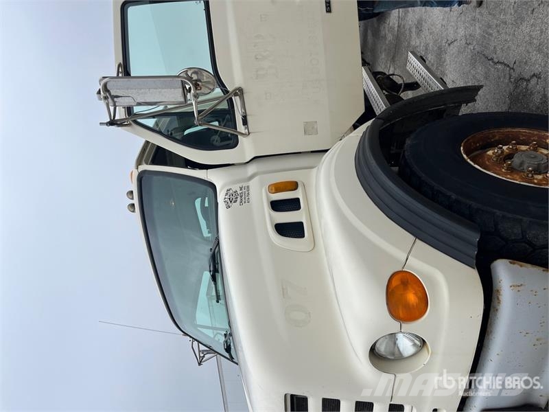 Sterling LT7500 6x4 Cab and Chassis Kabine i unutrašnjost