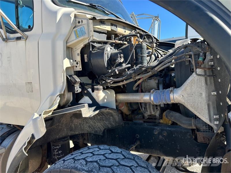 Sterling LT7500 6x4 Cab and Chassis Cabine en interieur
