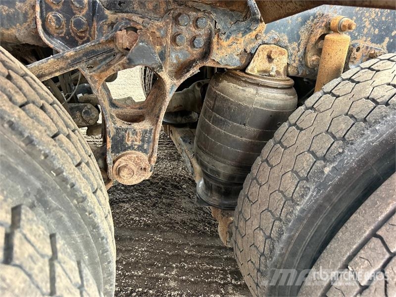 Sterling LT9500 Kravas automašinas konteineru vedeji