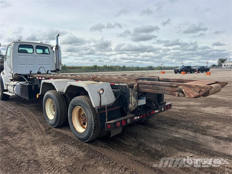 Sterling LT9500 Kravas automašinas konteineru vedeji