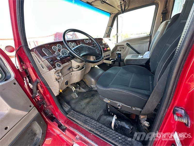 Sterling LT9500 شاحنات قلابة