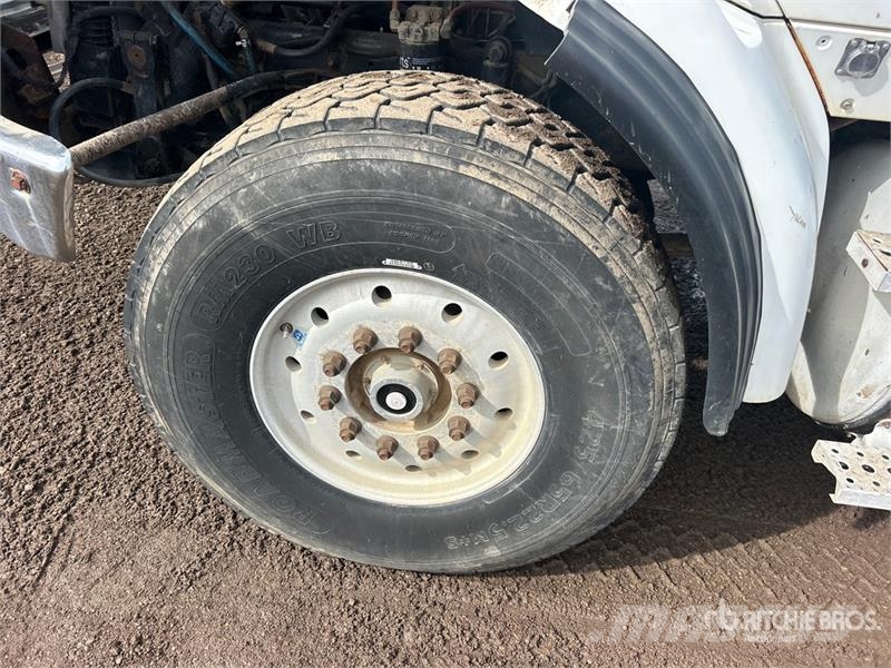 Sterling LT9500 Kravas automašinas konteineru vedeji