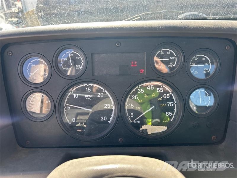 Sterling LT9500 Cabine en interieur