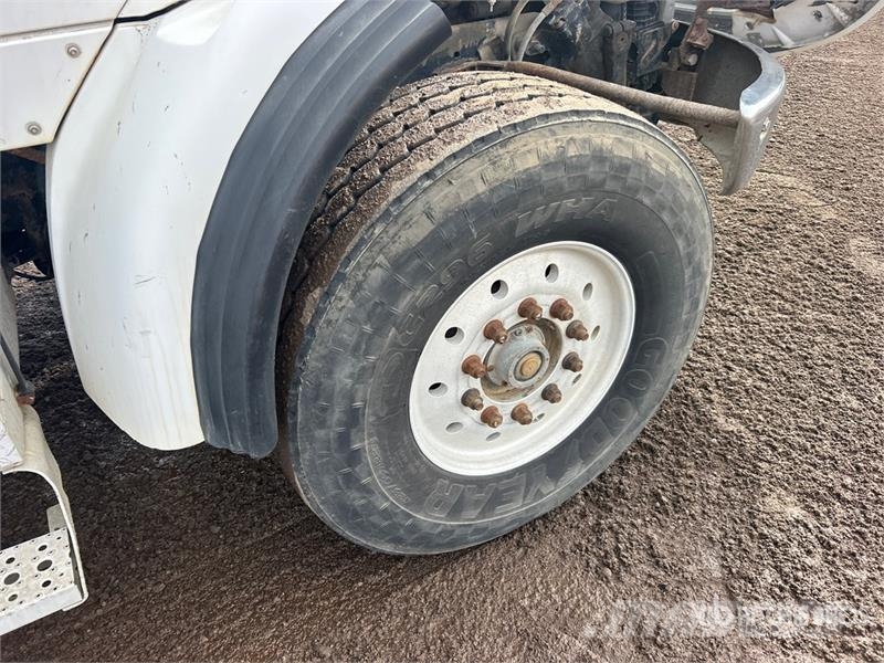 Sterling LT9500 Kravas automašinas konteineru vedeji