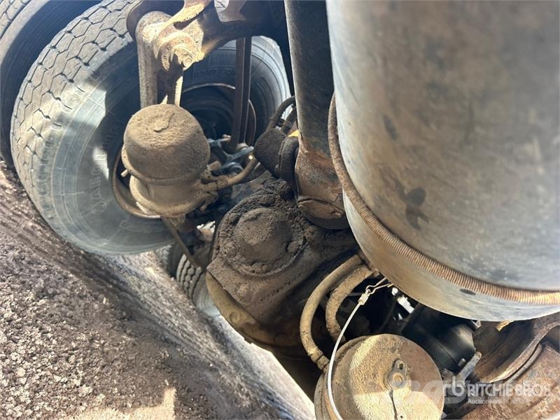 Sterling LT9500 Kravas automašinas konteineru vedeji