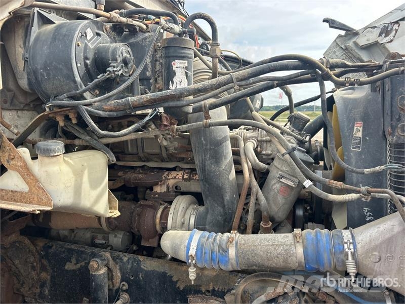Sterling LT9500 Kravas automašinas konteineru vedeji