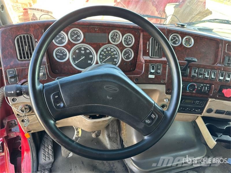 Sterling LT9500 شاحنات قلابة