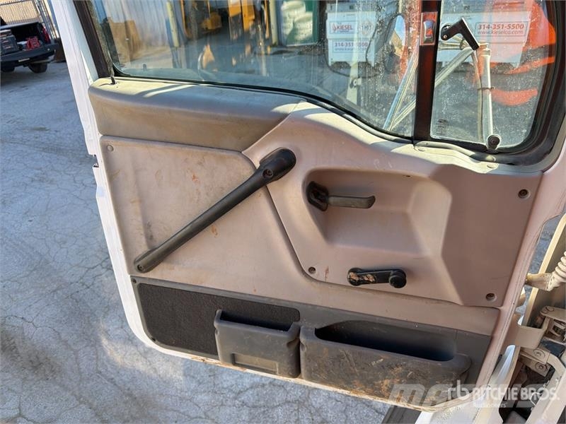 Sterling LT9500 6x4 Mud Mixing Truck Drugi tovornjaki