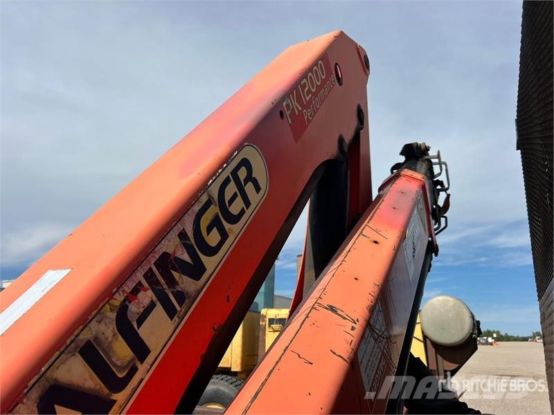 Sterling PK12000 14970 lb Knuckle Boom on Sterling SC8000 4 Nosturiautot