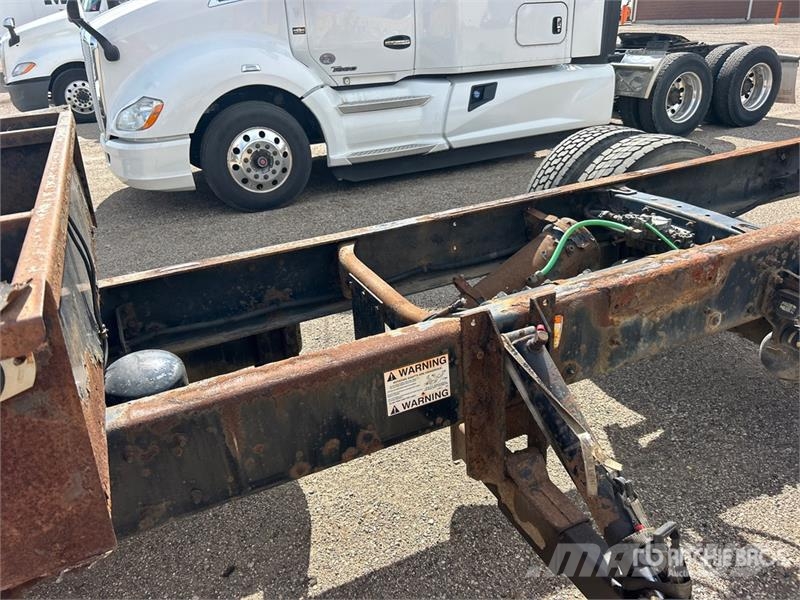 Sterling PK12000 14970 lb Knuckle Boom on Sterling SC8000 4 Nosturiautot