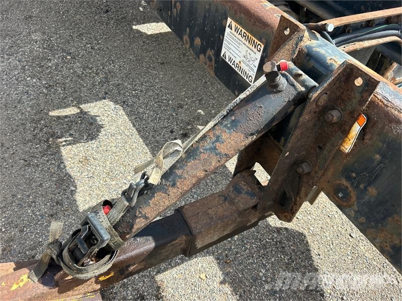 Sterling PK12000 14970 lb Knuckle Boom on Sterling SC8000 4 Nosturiautot