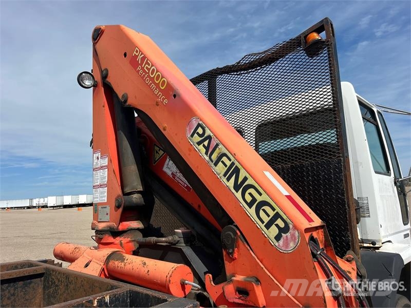 Sterling PK12000 14970 lb Knuckle Boom on Sterling SC8000 4 Nosturiautot