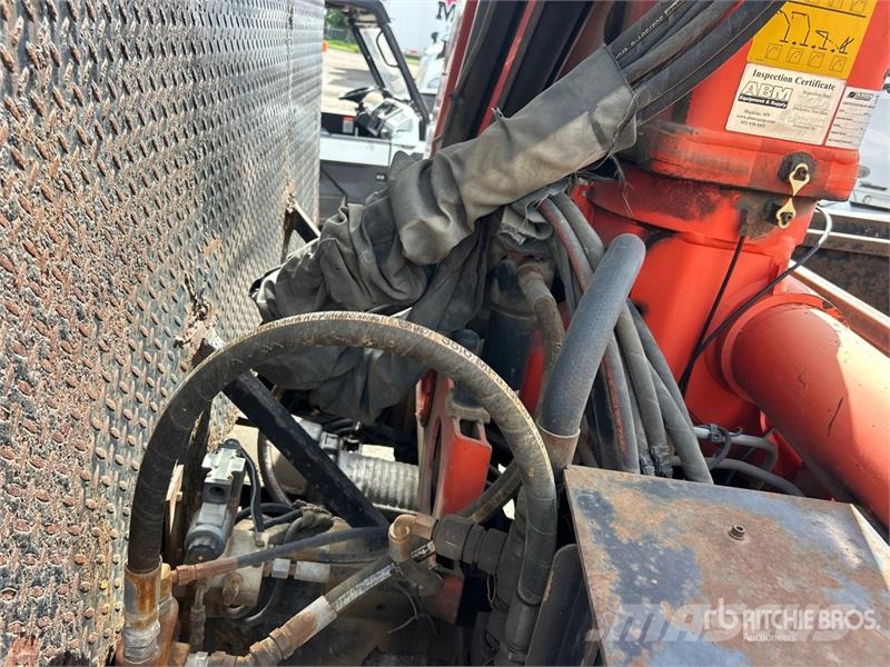 Sterling PK12000 14970 lb Knuckle Boom on Sterling SC8000 4 Nosturiautot