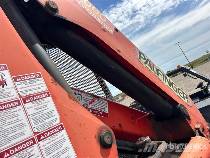Sterling PK12000 14970 lb Knuckle Boom on Sterling SC8000 4 Nosturiautot