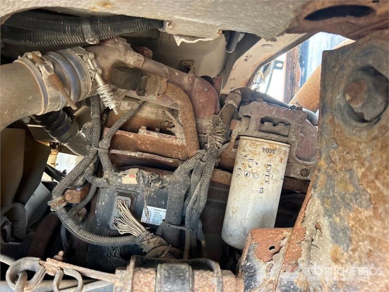 Sterling PK12000 14970 lb Knuckle Boom on Sterling SC8000 4 Nosturiautot