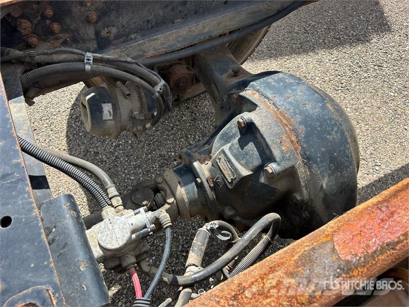 Sterling PK12000 14970 lb Knuckle Boom on Sterling SC8000 4 Nosturiautot