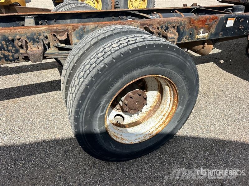 Sterling PK12000 14970 lb Knuckle Boom on Sterling SC8000 4 Nosturiautot
