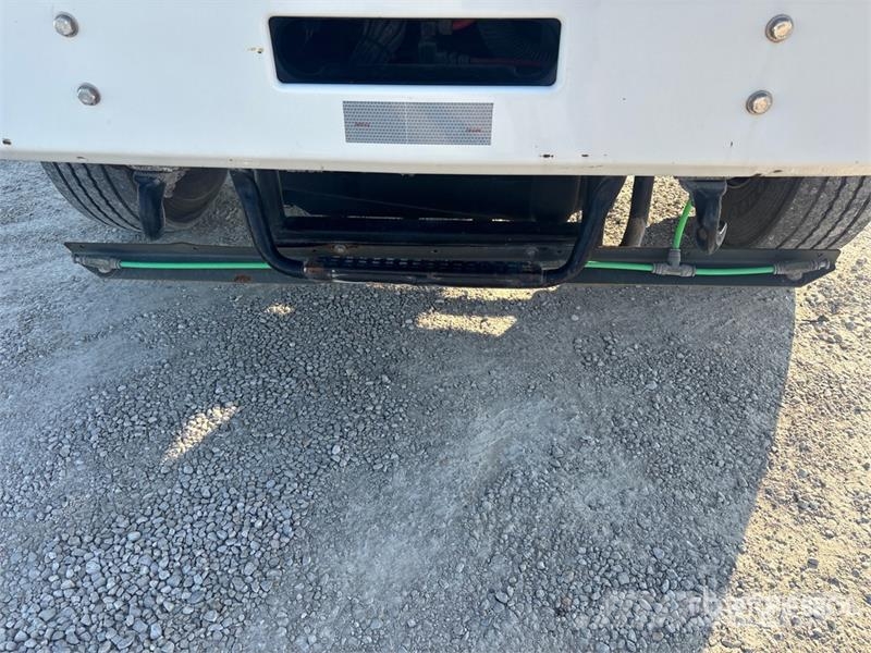 Sterling SC8000 街路清掃車