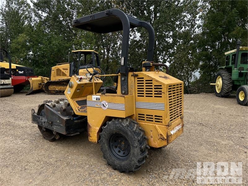 Stone PD43 Padfoot Drum Compactor 单轮压路机