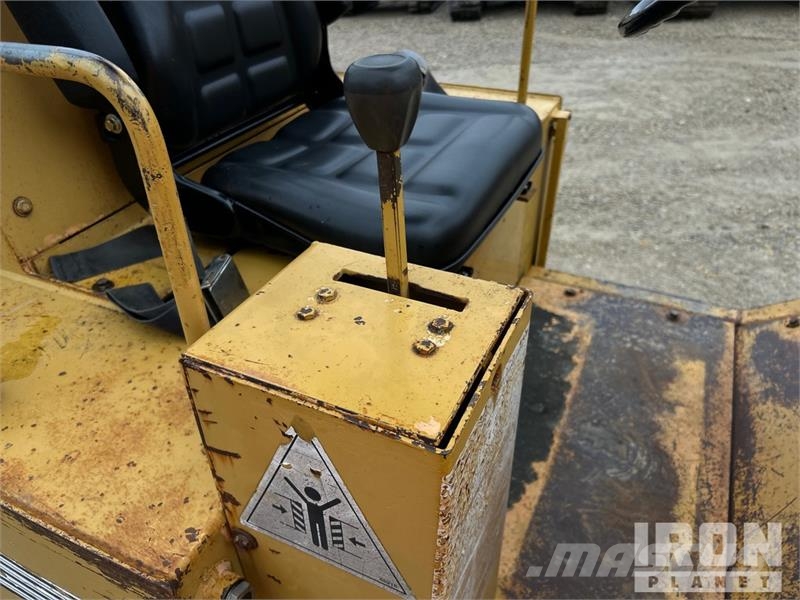 Stone PD43 Padfoot Drum Compactor 单轮压路机