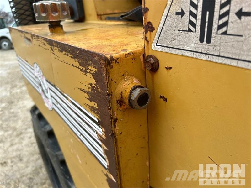 Stone PD43 Padfoot Drum Compactor 单轮压路机