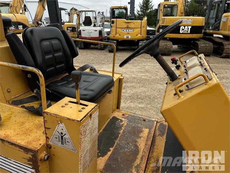 Stone PD43 Padfoot Drum Compactor 单轮压路机