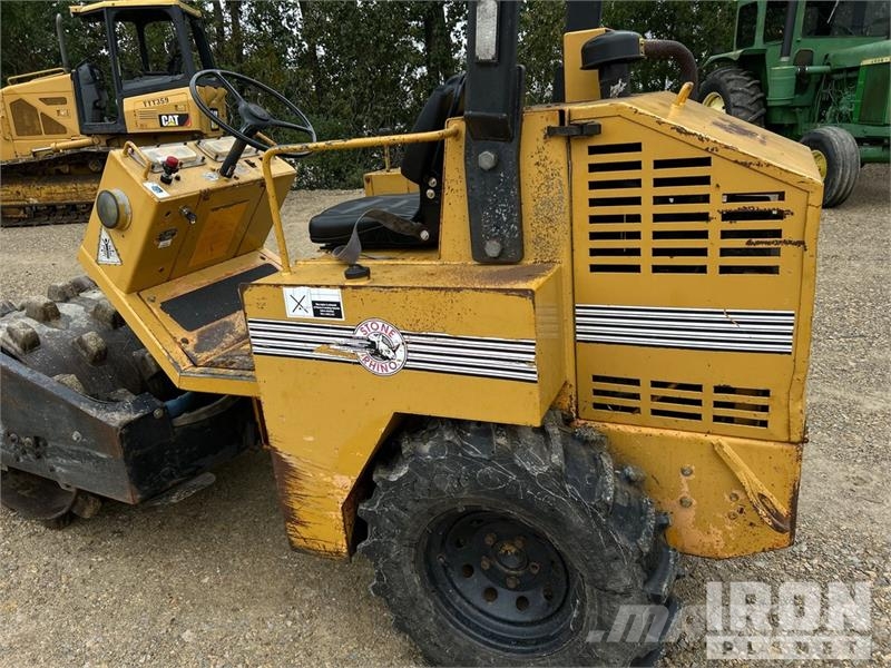 Stone PD43 Padfoot Drum Compactor 单轮压路机