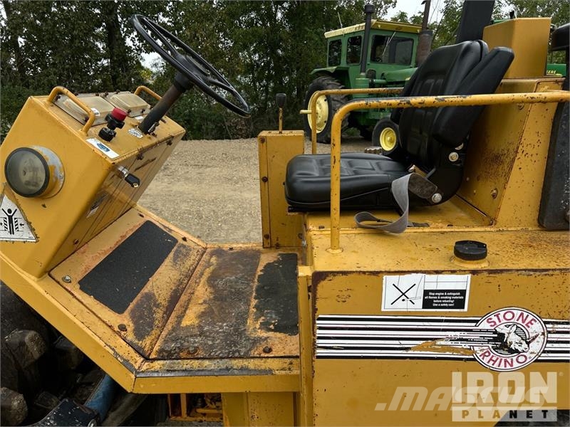Stone PD43 Padfoot Drum Compactor 单轮压路机