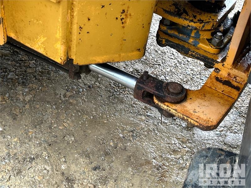 Stone PD43 Padfoot Drum Compactor 单轮压路机