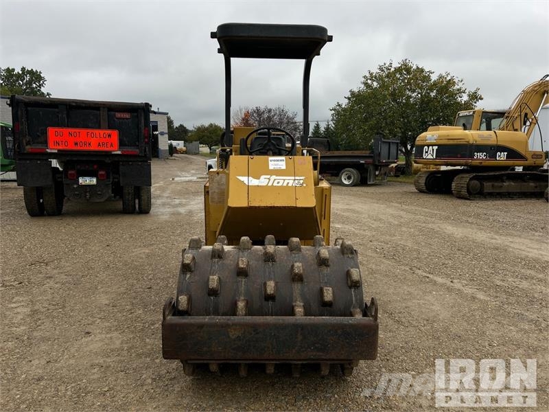 Stone PD43 Padfoot Drum Compactor 单轮压路机