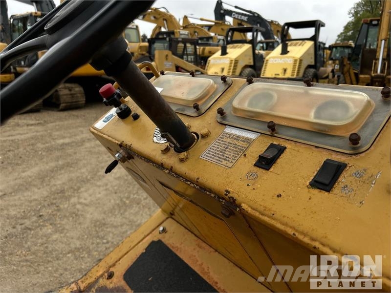 Stone PD43 Padfoot Drum Compactor 单轮压路机