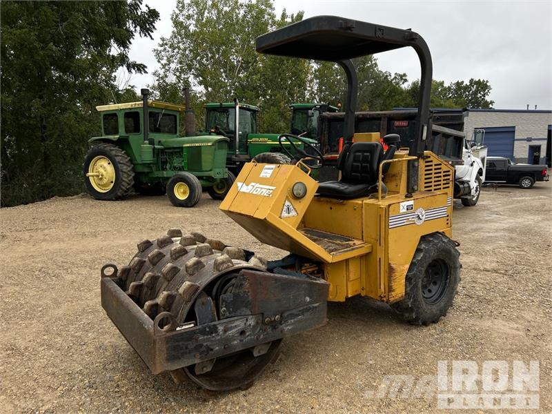 Stone PD43 Padfoot Drum Compactor 单轮压路机