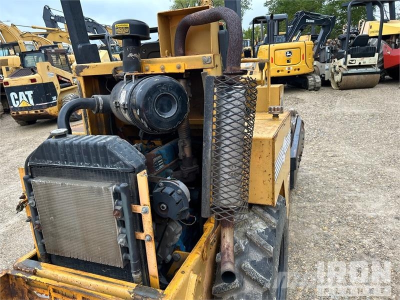 Stone PD43 Padfoot Drum Compactor 单轮压路机