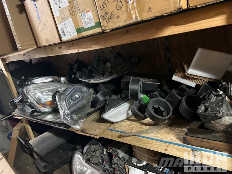 Stoughton 53 ft x 102 in Various Truck parts Van Trailer (In 박스 바디 트레일러